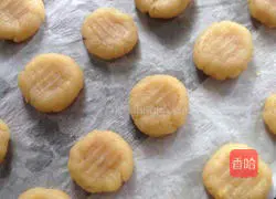 Illustration of how to make meat floss biscuits 6