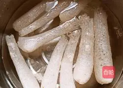 Illustration of how to make casserole with bamboo and loofah 1