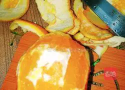 Illustration of how to make orange honey juice 1