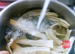 Illustration of how to make cucumber and yuba 6