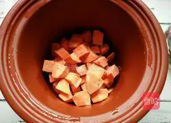 Illustration of making sweet potato and red date soup 4