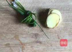 Illustration of how to make watercress and winter melon bone soup 4