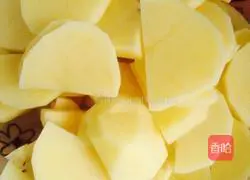 Illustration of how to cook beef with potatoes 2