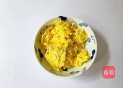 Illustration of how to make scrambled eggs with enoki mushrooms 6