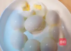 Illustration of how to make Baiji Mo with braised meat and eggs 1