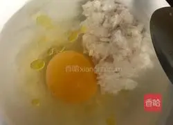 Illustration of how to steam poached eggs with rice wine 5