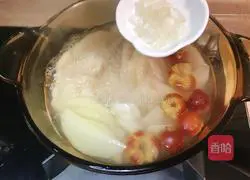 Illustration of how to make red fruit and water chestnuts with snow pear 10