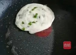 Illustration of how to make scallion pancakes 17