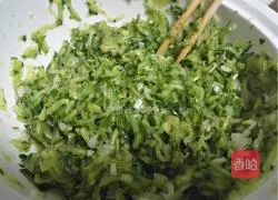 Illustration of how to make cucumber, shrimp and egg dumplings 3