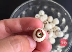 Lotus Seed Lily Tremella Soup Illustration of how to do it 3