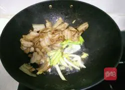 Illustration of how to make fried pork with salt 5