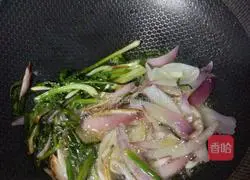 Illustration of how to make hand-made noodles with two onions 3