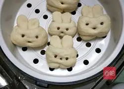 Illustration of how to make rabbit steamed buns 16