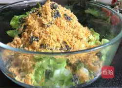 Hands Illustration of how to make pancake rice buns 3