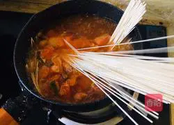 Tomato and vegetable noodle soup recipe 5