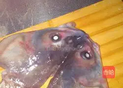 Illustration of how to make fish head in casserole 1