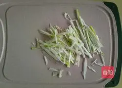 Illustration of making olive shredded pancake 3