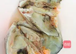 Illustration of how to make tofu and fish head soup 1