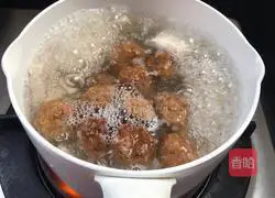 Illustration of how to make tofu and meatball soup 8