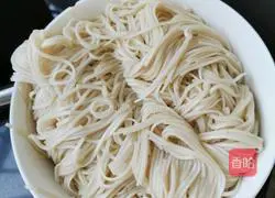 Illustration of tomato and mushroom noodles 4