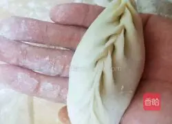 Illustration of how to make willow leaf bean paste buns 10