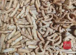 Snacks – Ginger Illustration of how to make silk fruit 7