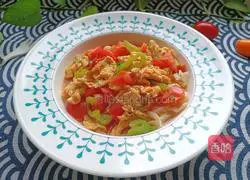 Illustration of how to make tomato, egg and pepper noodle soup 12