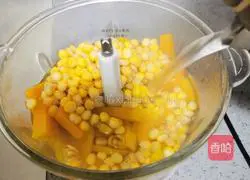 Illustration of how to make pumpkin, corn and white fungus soup 7