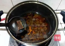 Illustration of making red date and longan soup 5
