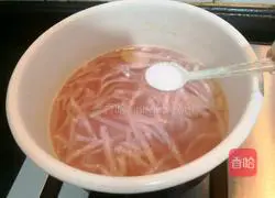 Illustration of how to make shredded radish and shrimp soup 11