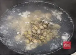 Illustration of how to make seafood noodles 3