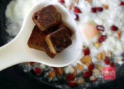 Illustration of how to cook eggs with brown sugar and rice wine 8