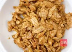 Illustration of how to make fried pork with pepper 7