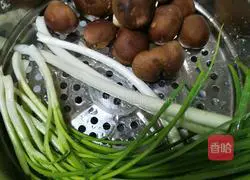 Illustration of two-color mushroom and fresh meat buns 6