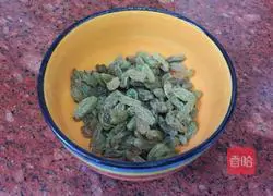 Illustration of how to make white flour cake 2