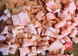 Illustration of how to make garden vegetable egg pancakes with electric baking pan 4