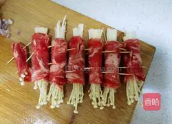Illustration of how to make pan-fried beef and enoki mushroom rolls 1