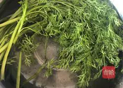 Illustration of how to make braised noodles with fennel 2