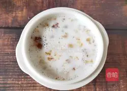 Peach gum Illustration of stewing milk 4