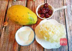 Illustration of how to make red dates, papaya and white fungus stewed 2