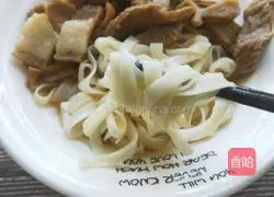 Illustration of how to make braised noodles 7