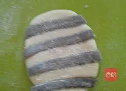 Illustration of how to make cute little monster steamed buns 15