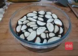 Illustration of how to make Laba garlic 4