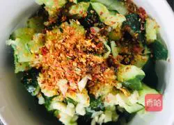 Illustration of how to pat cucumbers 3