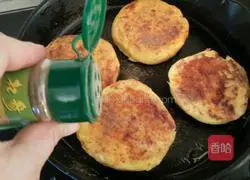 Illustration of how to make fried steamed buns 5