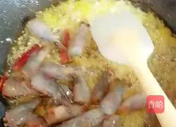 Recipe for stir-frying pasta with minced garlic and shrimp oil Illustration 6