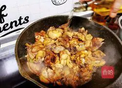 Illustration of chicken stewed with potatoes 12