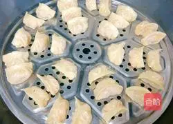 Illustration of how to make pork and corn fried dumplings 11