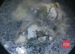 Illustration of making fish head powder 5