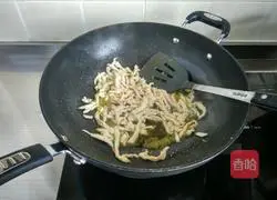 Illustration of how to make fish-flavored shredded chicken 5